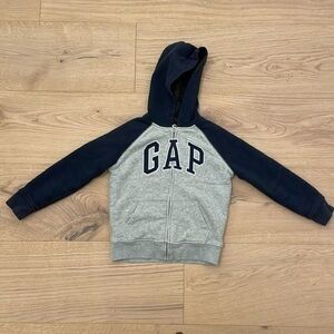 Gap Boys Zip Up Hooded Sweater size Small 6-7 Logo Sherpa Lined hoodie